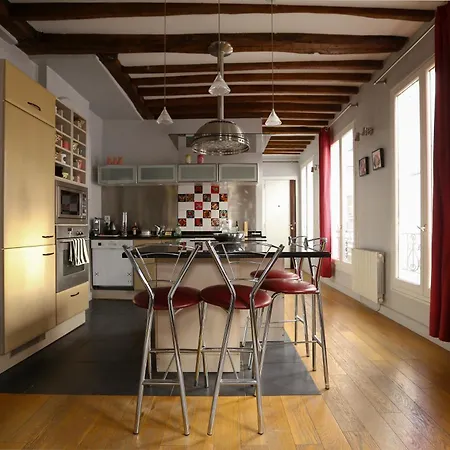 Au Coeur Du Marais Apartment